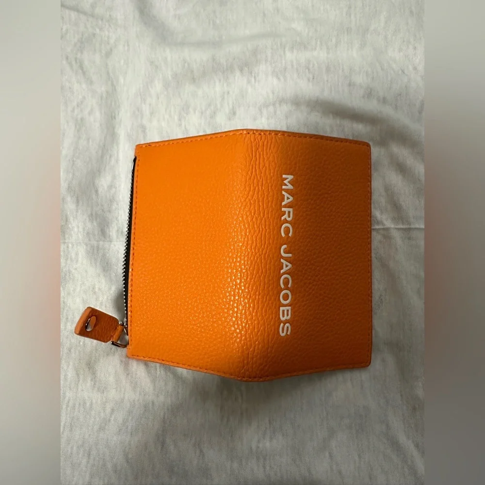 Marc Jacobs Orange Leather Zip Card Case - Picture 3 of 5